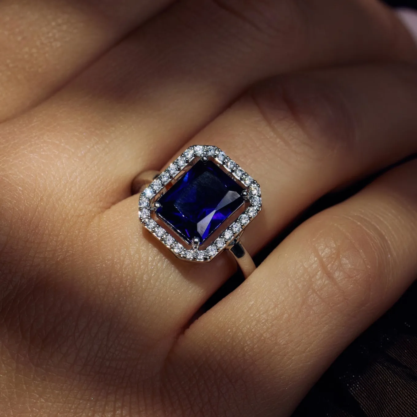 Mia Colore Azure Ring aus 925er Sterlingsilber mit blauem Zirkoniastein