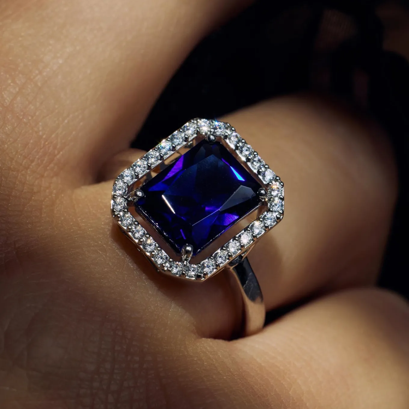 Mia Colore Azure Ring aus 925er Sterlingsilber mit blauem Zirkoniastein