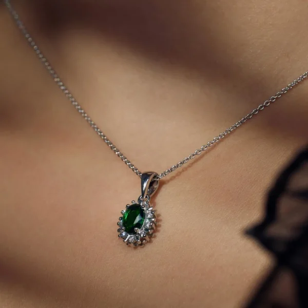 Sorprendimi 925 Sterling Silber Halskette und Ohrstecker Geschenkset mit grünen Zirkonia Steinen